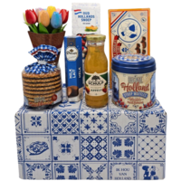 typisch-hollands-geschenkpakket Typical Dutch delicacies package (Delft blue box)