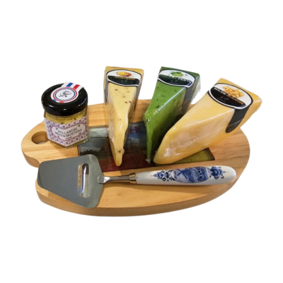 Typisch Hollands Käse - Feinkostpaket auf Holzpalette