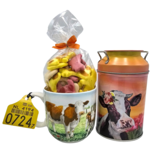 www.typisch-hollands-geschenkpakket.nl Gift package cows - Wiebe van der Zee (milk can) - Fruit cows