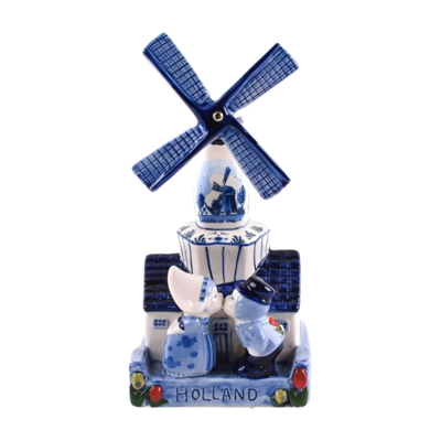 Typisch Hollands Delft blue windmill with music - kissing couple