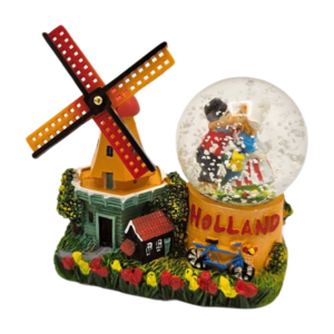 TTD Gifts Snow globe - mill - with Kissing Couple Holland