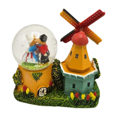 Typisch Hollands Snow globe - windmill - with Kuspaar Holland