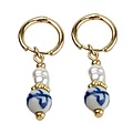 Typisch Hollands Earrings pearls and Delft blue beads