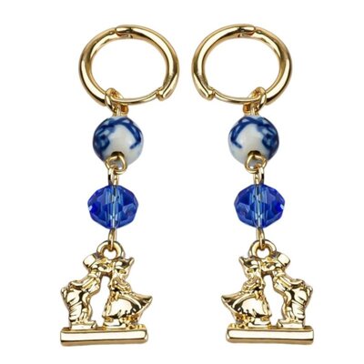 Heinen Delfts blauw Earrings charms - kissing couple and blue beads