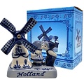 Typisch Hollands Delft Blue Holland Windmill - Kissing Couple