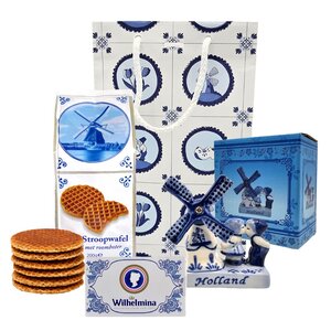 Typisch Hollands Holland gift bag - Delft blue windmill, Stroopwafels and Peppermint