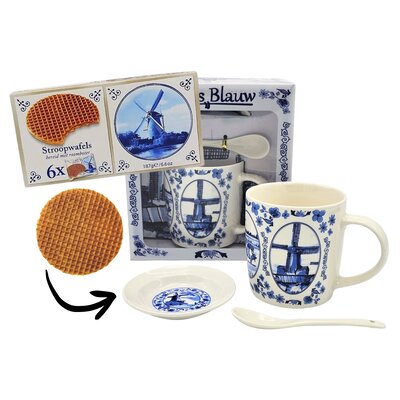 Typisch Hollands Geschenkset Delfts blauwe mok met lepel en schotel en doosje stroopwafels(6pack)
