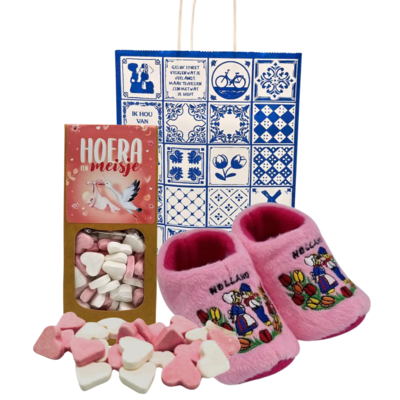 typisch-hollands-geschenkpakket Baby gift package (0-6 months) - Holland - Pink