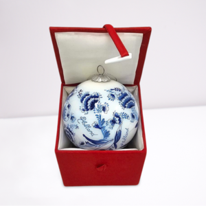 Typisch Hollands Kerstbal  in luxe geschenkdoos - Delfts blauw- Bloemmotief