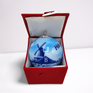 TTD Gifts Christmas bauble in luxury gift box - Mill landscape Holland