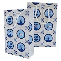 Typisch Hollands Paper gift bag Delft blue - with carrying straps, medium size