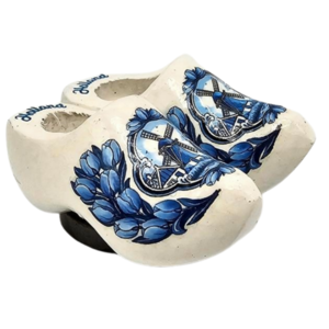 Typisch Hollands Holland magnet 2 Delft blue clogs.