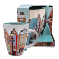 Typisch Hollands Mok met Lepel Amsterdam in geschenkverpakking