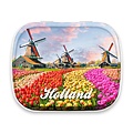 Typisch Hollands Minidose mit Pfefferminzbonbons, holländischen Tulpen und Mühlenlandschaft