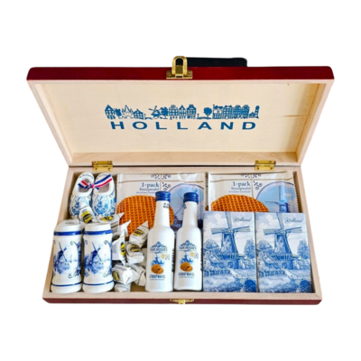 www.typisch-hollands-geschenkpakket.nl Geschenkkistje - (Porseleinen borrelbekertjes) Likeur-Kaarten en Stroopwafels