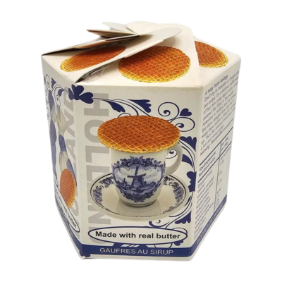 Typisch Hollands Cadeau-pakket met kop en schotels dienblad en koek(trommel)