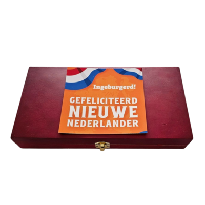 Typisch Hollands  Geschenkkistje - Ingeburgerd - Hollands lekkers en gift
