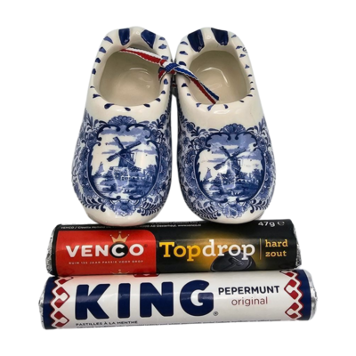 Matix Delft blue clogs - with peppermint and licorice rolls