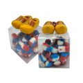 Typisch Hollands Souvenirbox – holländische Süßigkeiten und Holzschuhe.