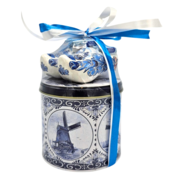 Stroopwafels (Typisch Hollands) Stroopwafels in a tin - Delft blue - with clogs and babblers