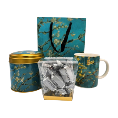 Typisch Hollands Cadeauset van Gogh mok - blik Stroopwafels en box chocolade - Amandelbloesem