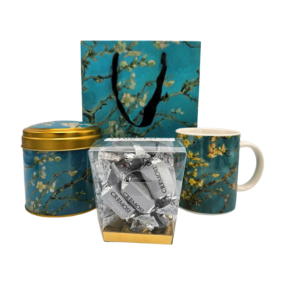 Typisch Hollands Cadeauset van Gogh mok - blik Stroopwafels en box chocolade - Amandelbloesem