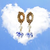 Heinen Delfts blauw Earrings - studs - hearts - Delft blue flowers