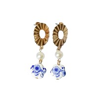 Typisch Hollands Earrings - studs - hearts - Delft blue flowers