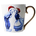 Typisch Hollands Luxury Christmas mug - Delft blue touch - Kissing couple