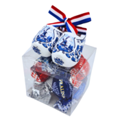 Typisch Hollands Delft blue clogs on transparent gift box - chocolate balls (3 flavors)