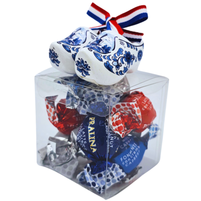 Typisch Hollands Delft blue clogs on transparent gift box - chocolate balls (3 flavors)