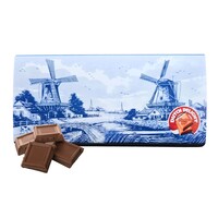 Typisch Hollands Melkchocoladereep in Delfts blauwe geschenkverpakking - Molenlandschap