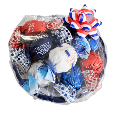 Typisch Hollands Delfts blauw schaaltje met chocolade bollen in Rood-Wit-Blauw