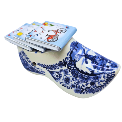 Matix Delfter blauer Clog mit 3 Mini-Schokoladentafeln