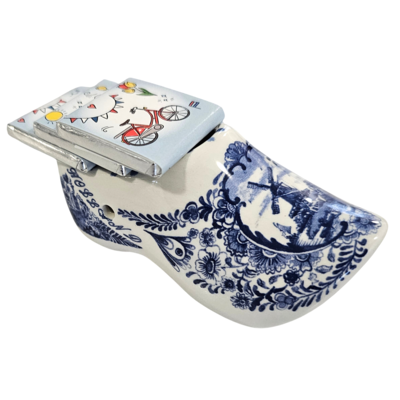 Matix Delfter blauer Clog mit 3 Mini-Schokoladentafeln