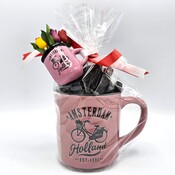 Typisch Hollands Pink mug filled with sweet liquorice and FREE magnet
