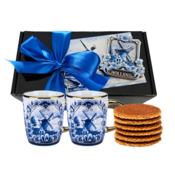 Typisch Hollands Luxury Delft Blue gift set (Mugs and Stroopwafels)