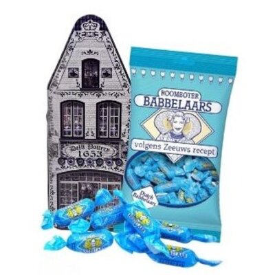 Typisch Hollands Delft blue gabled house with chatterboxes