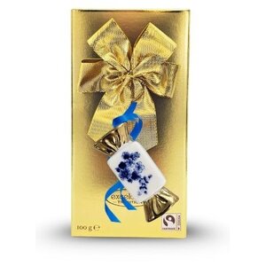 Typisch Hollands Box of chocolates with cherry ornament toffee