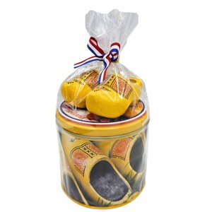 typisch-hollands-geschenkpakket Stroopwafel-Geschenkset – mit gelben Holzclogs