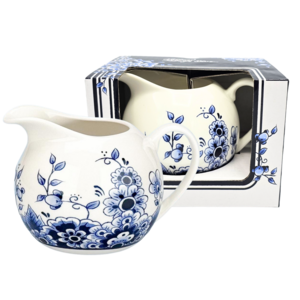 Matix Melkkan  - Delftsblauw met klassiek bloemendecoratie