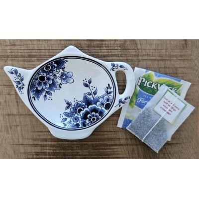 Typisch Hollands Teebeutelhalter in Delfter Blau, klassische Blumendekoration