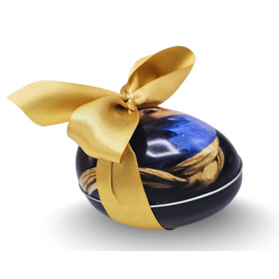 Typisch Hollands Easter egg (tin) filled with chocolate eggs - the girl with the pearl