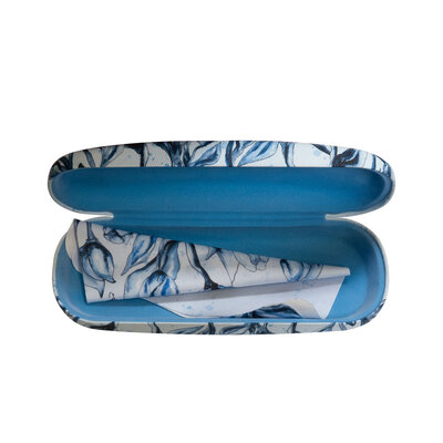 Typisch Hollands Brillenkoker - Wit met blauwe tulpen en een vlinder