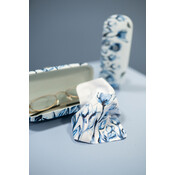 Typisch Hollands Glasses case - White with blue tulips and a butterfly