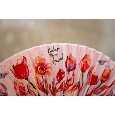 Typisch Hollands Hand fan - Pink with red tulips and a butterfly