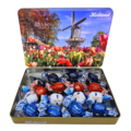 Typisch Hollands Souvenirdose – Mühle und Tulpenfeld – 16 Schokoladenkugeln