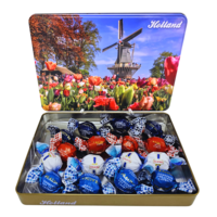 Typisch Hollands Souvenir tin - Windmill and tulip field - 16 chocolate balls