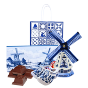 Typisch Hollands Gift bag - Typically Dutch - Windmill - Chocolate and clogs