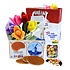 typisch-hollands-geschenkpakket Dutch delicacies and a bouquet of tulips in a Dutch gift bag